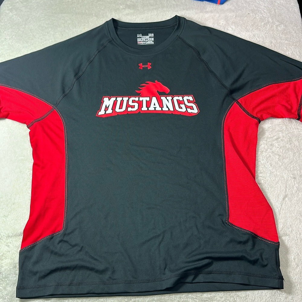 Under Armour Mustangs Men’s Short Sleeve Red and Black Shirt Size Large